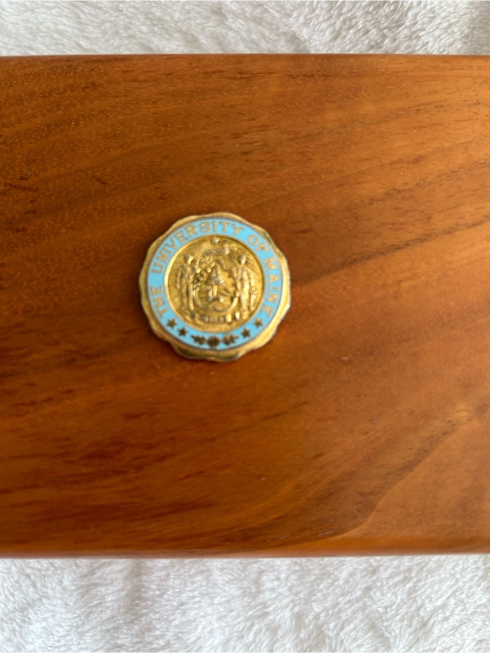 Wooden music box with University of Maine brass medallion - Picture 9 of 11